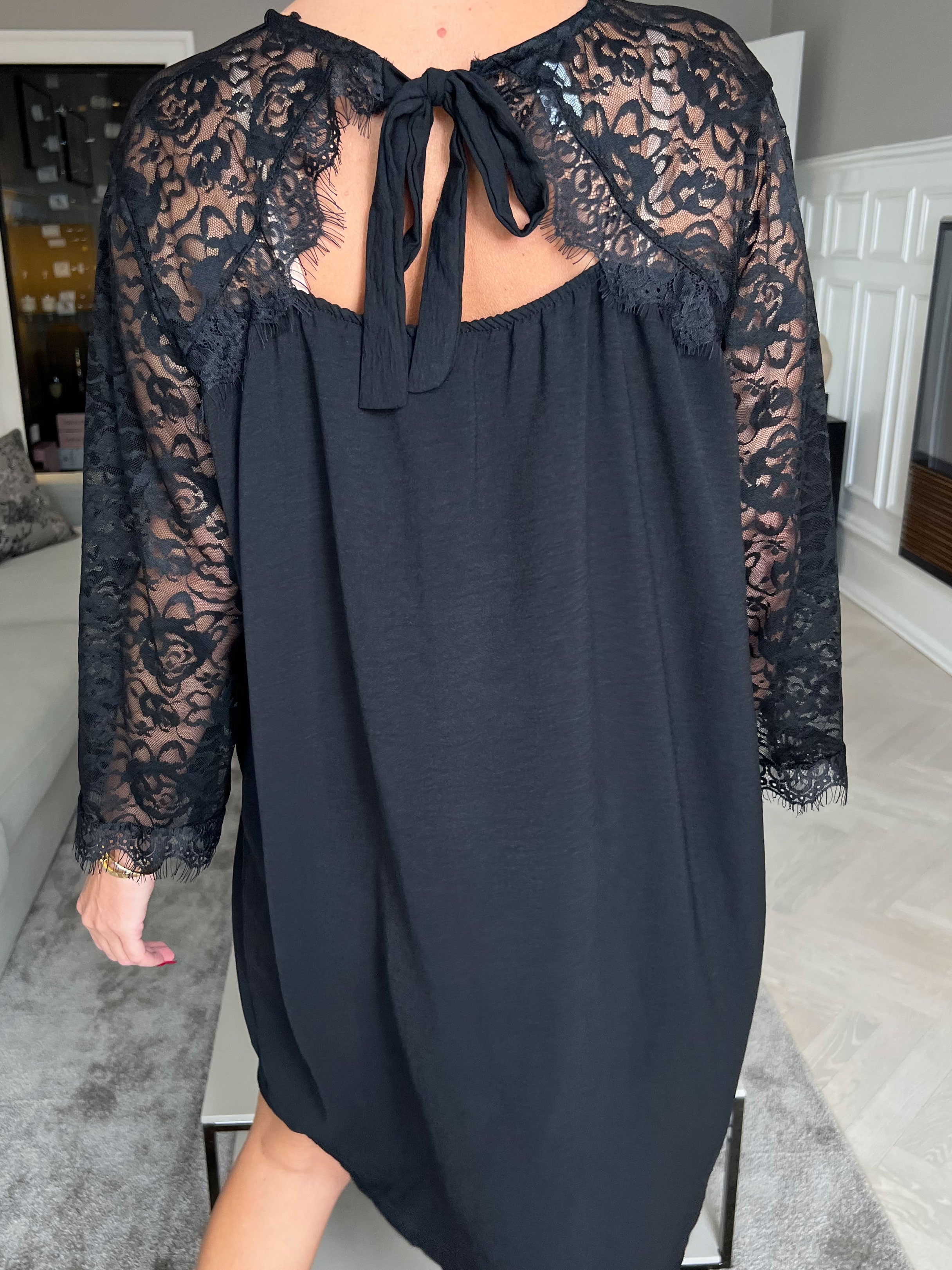 Nadine dress - Sød blonde kjole med sløjfe i ryggen